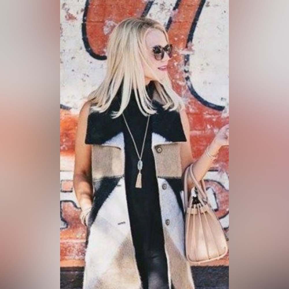 Elevenses by Anthropologie Buffalo plaid soft vest - Picture 4 of 11
